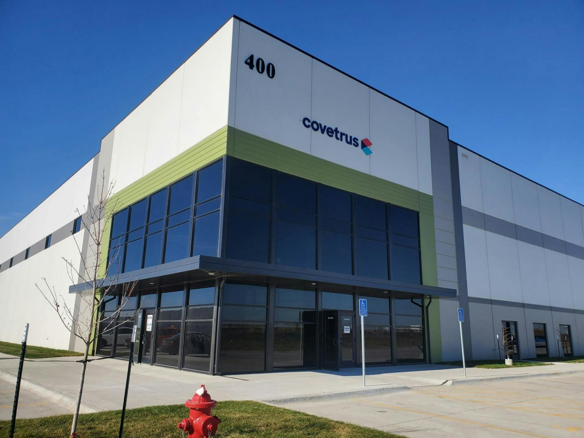 The outside of the new Covetrus distribution center. (Photo courtesy of Covetrus)
