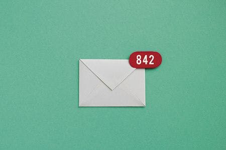 veterinary-inbox-over-load-envelope-with-red-app-notification-bubble-badge-450px-shutterstock-649555003.jpg